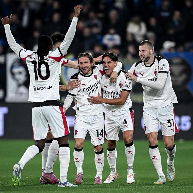 意天空：米兰将于周二恢复训练，恩昆库、莱奥等人将归队（意天空：米兰周二恢复合练，莱奥、恩昆库等人回归球队）