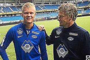 执教生涯意甲拿到1000分，斯帕莱蒂成历史第五人（斯帕莱蒂执教意甲积分达1000分，成为历史第5位达成者）