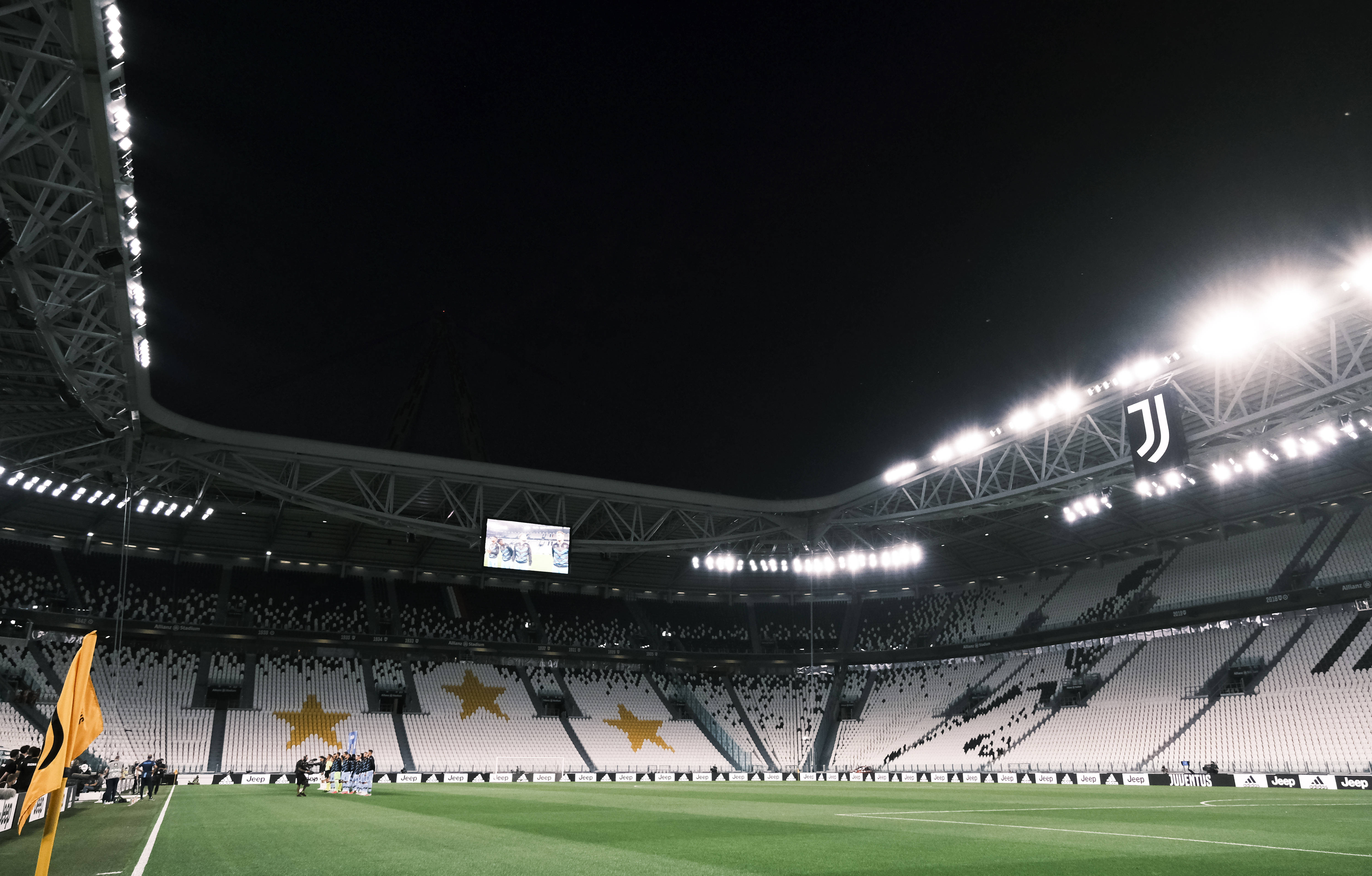 费林加撰文探讨斯莱格斯执教球队内部问题（费林加发文解析斯莱格斯执教期球队内部困境）