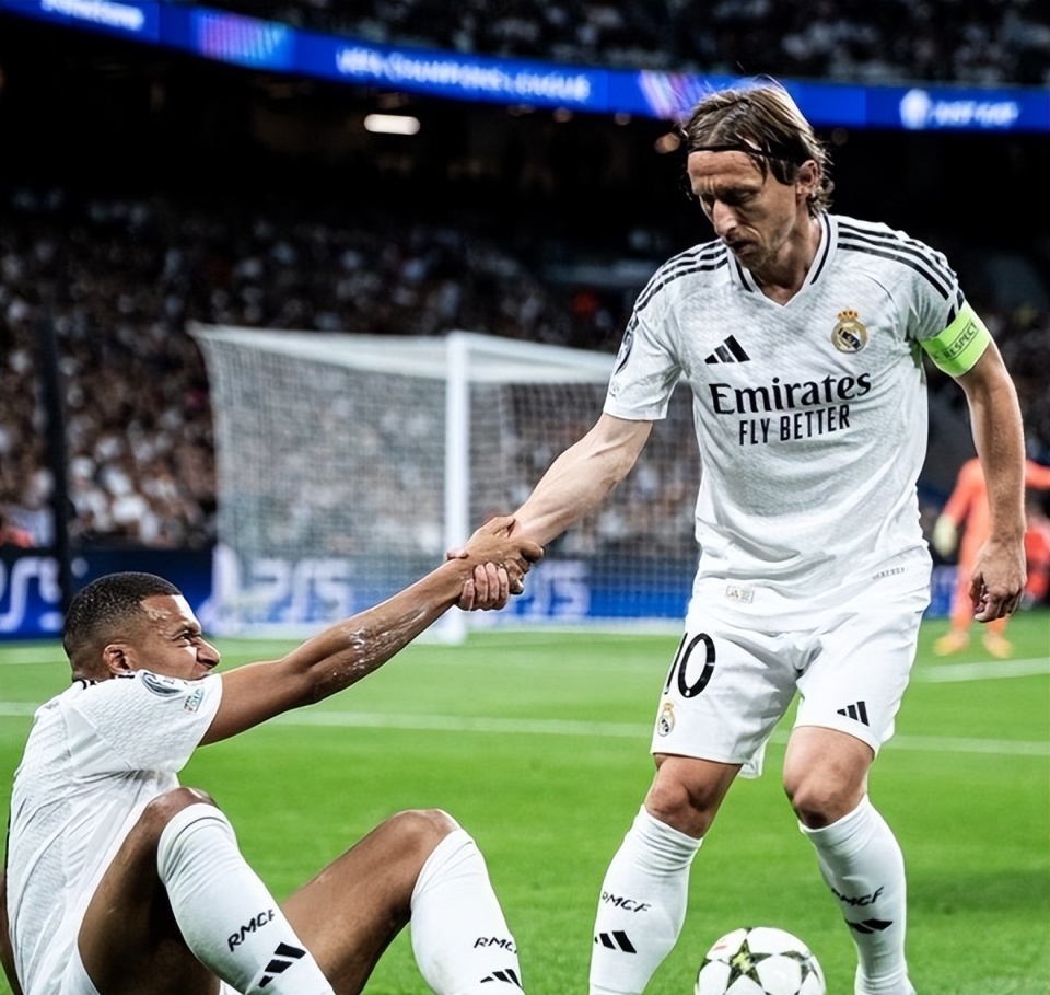 米兰年薪排行：拉比奥&恩昆库居首，萨56仅列倒数第二（米兰队内年薪榜：拉比奥与恩昆库并列第一，萨56排倒数第二）