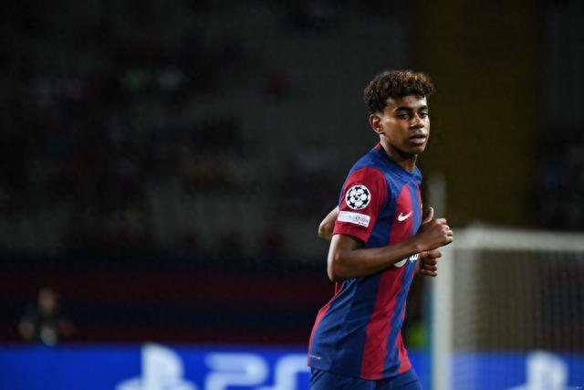 利物浦主场力擒最黑升班马桑德兰，无萨拉赫后发挥出色，全取3分。（利物浦安菲尔德击退升班黑马桑德兰，缺萨拉赫仍强势全取三分）