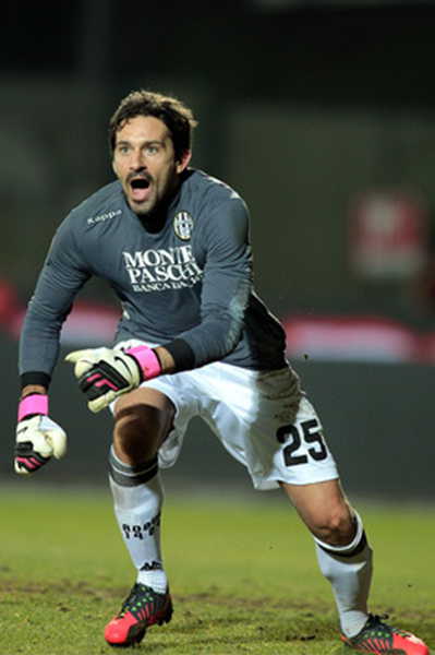 于帕：尤其感谢孔帕尼对我的指导；已经克服注意力不集中问题（于帕：特别感谢孔帕尼指导，注意力不集中已克服）