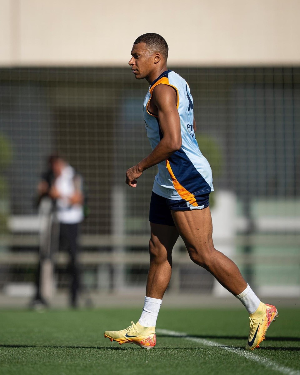 赫拉德-马丁：巴萨完全无需改变踢法，最重要的是做好压迫（赫拉德-马丁：巴萨无需调整风格，关键是把压迫做到位）